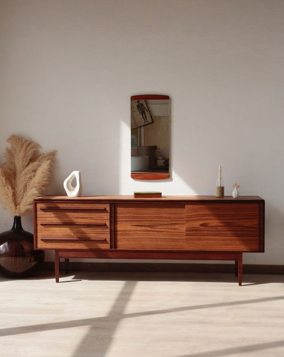 Image 1 of White & Newton Scandinavisch teakhouten dressoir | Vintage design uit de jaren 60