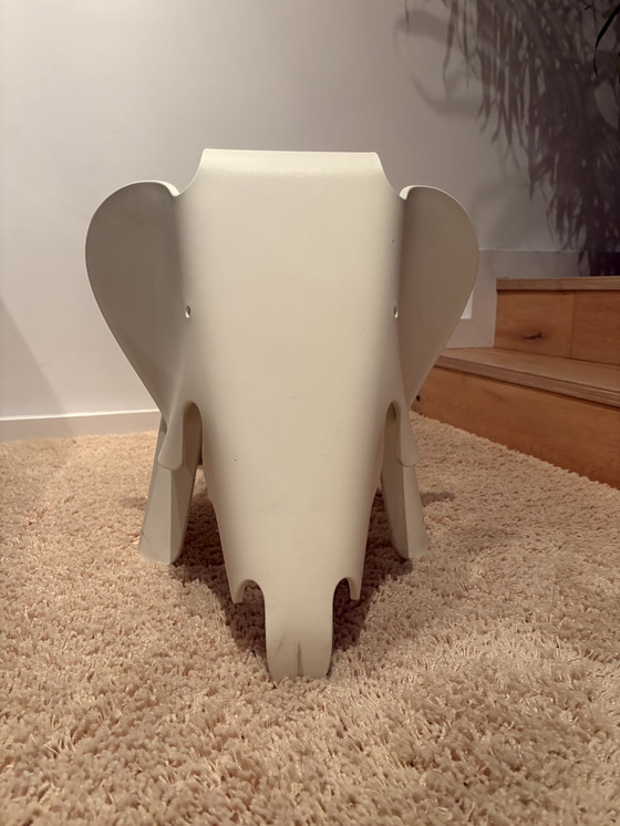 Image 1 of Iconic Vitra Eames Elephant – Timeless design, playful classic