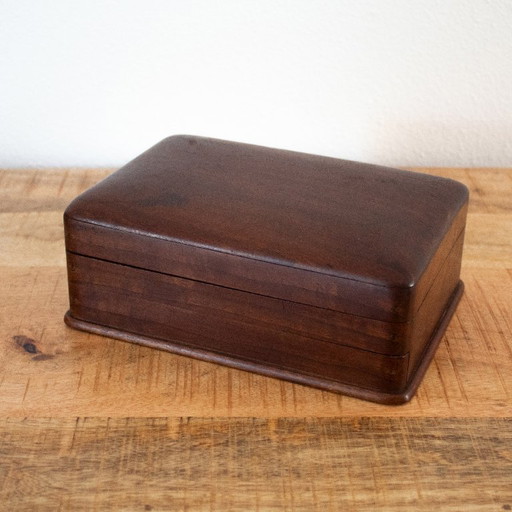 Boîte à bijoux vintage de style moderne du milieu du siècle : bois de noyer aux bords arrondis
