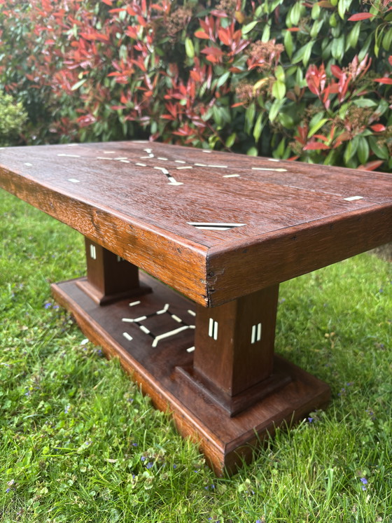 Image 1 of Couchtisch mit afrikanischer Kunst, 1960er Jahre