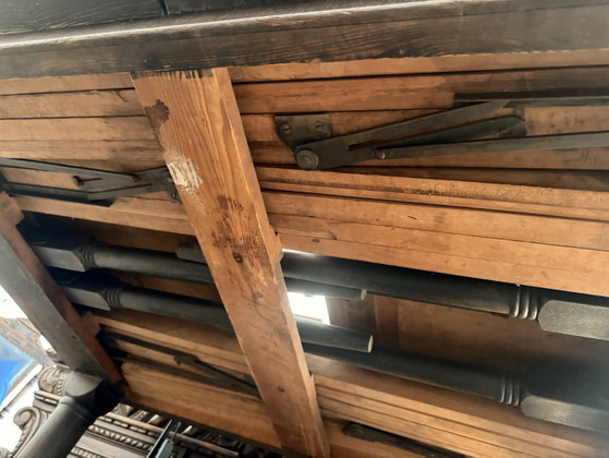 Image 1 of 6x Stühle Nicht Renoviert und 1 Großer Ausziehtisch Renoviert