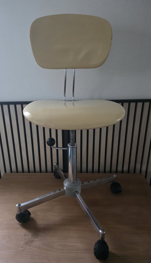 Fauteuil pivotant Wilde + Spieth en cuir ivoire, style Egon Eiermann, années 80