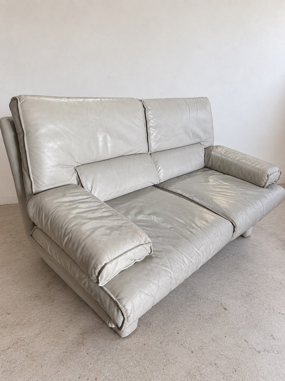 Divano design Gelderland 2 posti – pelle grigio chiaro – Divani 2 posti (photo 2 of 7)