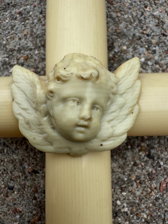 Antica croce da culla in celluloide, Decorazioni murali, Plastica, Crema (foto 11 di 13)