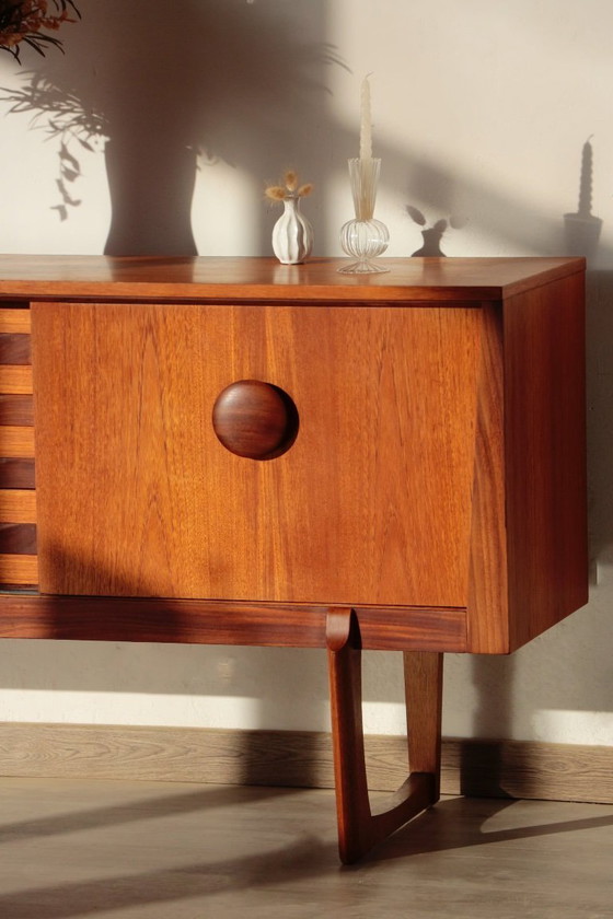 Image 1 of Elliotts of Newbury Teak Dressoir – Mid-Century Design