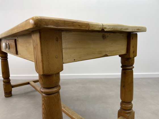 Image 1 of Landhaustisch – Rustikale, verwitterte Kiefernholzplatte