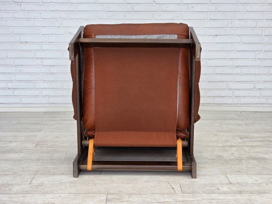Image 1 of Sillón escandinavo años 70, mobiliario de piel, lona, ​​madera de roble.