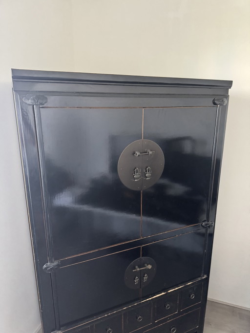 Antiker chinesischer Schrank, schwarz – 105 x 61 x 182 cm – kasten, Metal, Wood (photo 2 of 14)