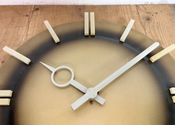 Image 1 of Horloge murale de bureau de style industriel, de Pragotron, années 1970