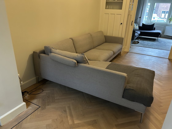 Image 1 of Diseño en tacones de serie