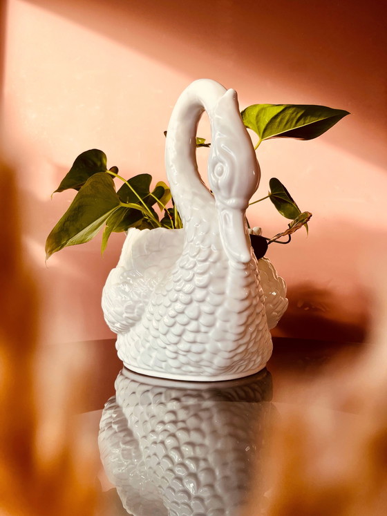 Image 1 of Vaso da fiori a forma di cigno, taglia XL, realizzato a mano in Italia.