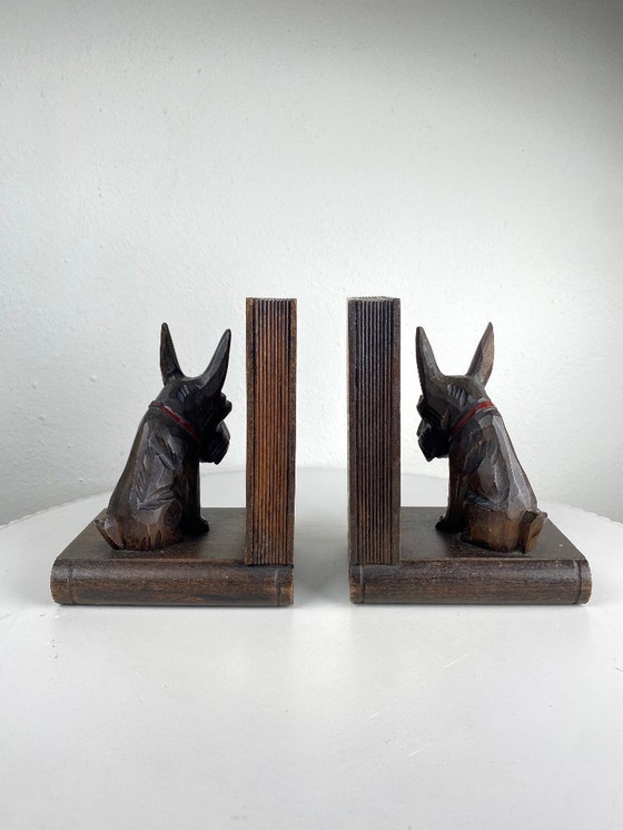 Image 1 of Vintage handgesneden houten honden boekensteunen - Scottie Terrier boekensteunen - Rustiek Bibliotheekdecor