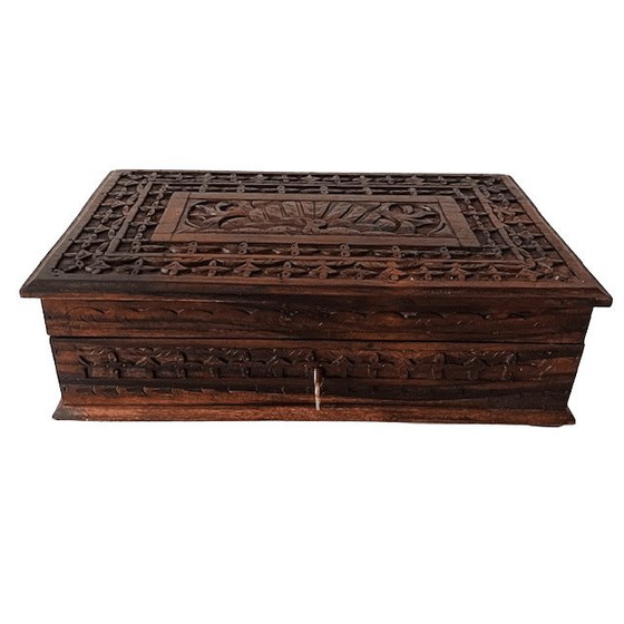 Image 1 of Vintage Indiase handgemaakte houtsnijwerk grote sieradendoos met slot 1970's