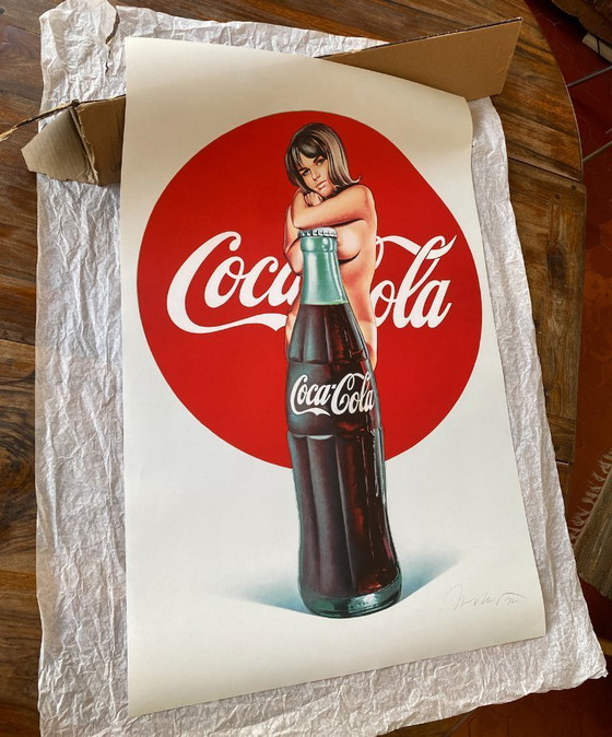 Image 1 of Affiche emblématique Pop Art de Mel Ramos - Lola Cola - format A0 (84.1 x 118.9 cm)