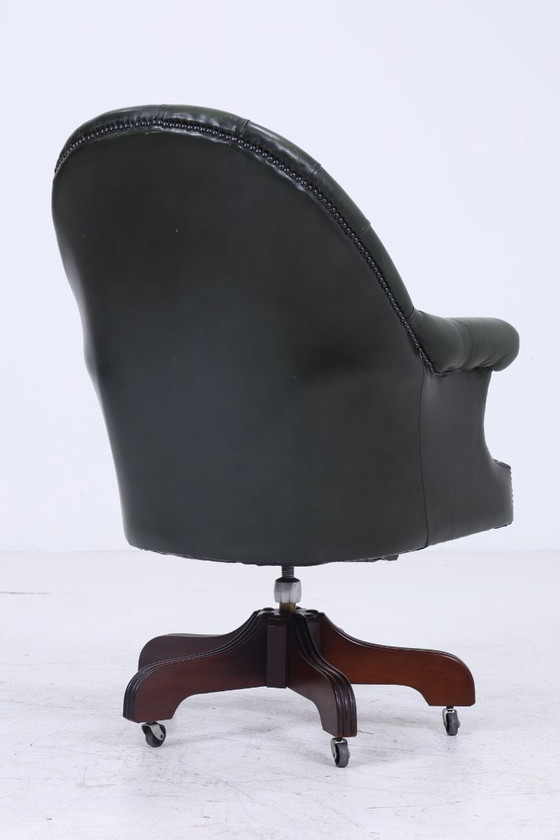 Image 1 of Captain Chair fauteuil avec roulettes | cuir vintage Chesterfield fauteuil vert antique #06-47