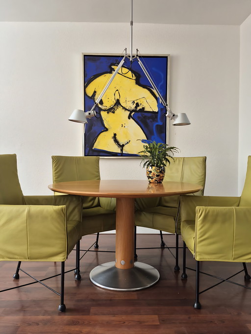 Arco Diabolo dining table.