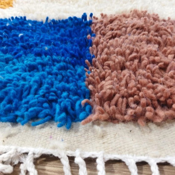 Image 1 of Azilal-Wollteppich, farbenfroh – handgewebte Naturwolle (256×146 cm)