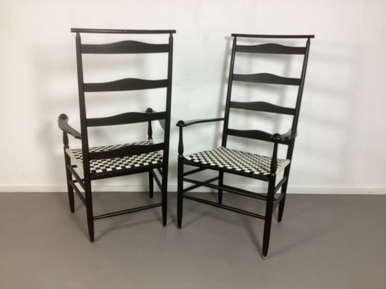 Image 1 of Twee vintage Shaker stoelen Shawl Back Arm Chairs