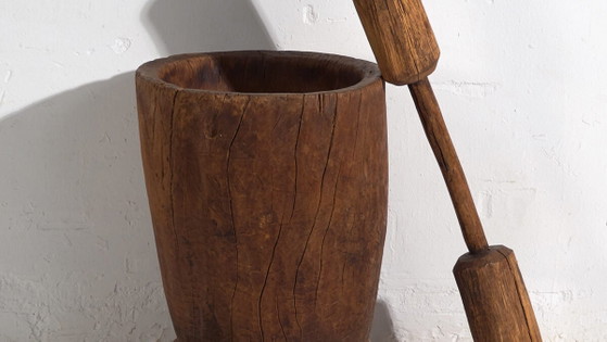 Antique wabi-sabi style grain mortar (c.1920) #1 – Decorative Objects (photo 3 of 40)