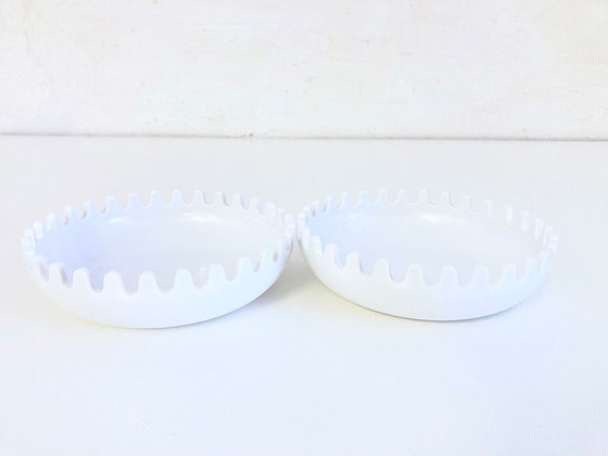 Image 1 of White Clam ashtray, Alan Fletcher design for furniture, 1970s