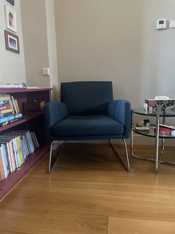 Image 1 of Twee design on stock fauteuils in