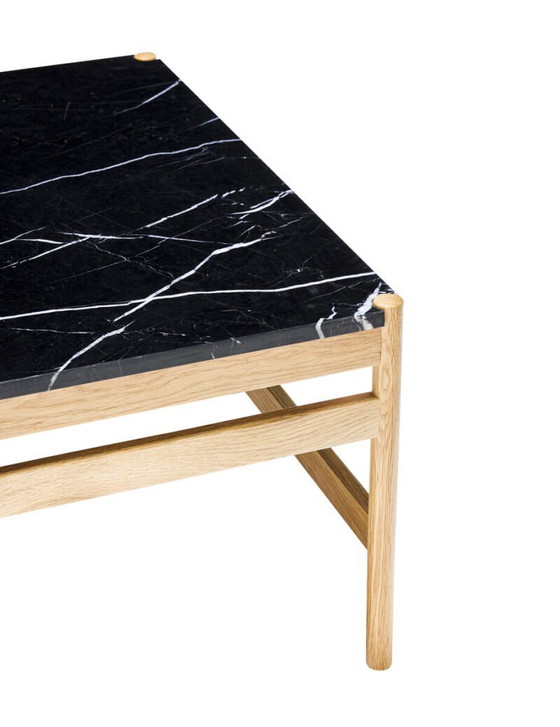 Image 1 of Mesa de centro Hübsch - Diseño escandinavo, mármol negro con madera de roble