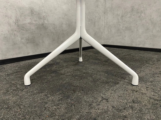 Image 1 of HAY About A Table AAT20 – tavolo da pranzo rotondo Ø80 cm (bianco)
