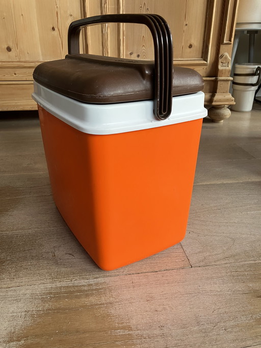 Fantastico frigorifero portatile Curver retrò