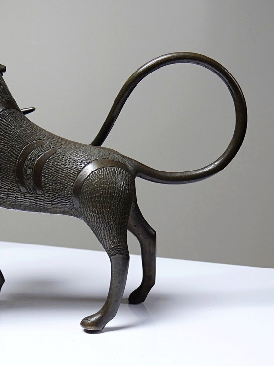 Image 1 of Leone di bronzo, iena, bestia del Benin Dahomey Cotonou vintage/antico