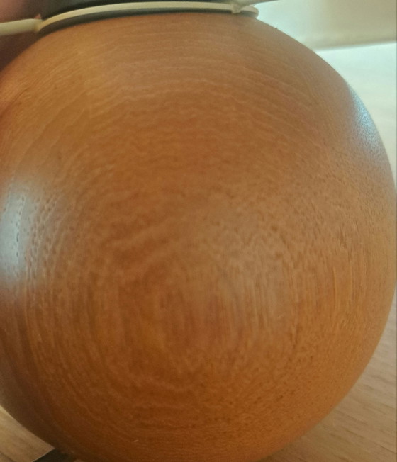 Lampe de table vintage en teck massif – Base sphérique – Style scandinave – Plastique, Bois (photo 2 of 9)