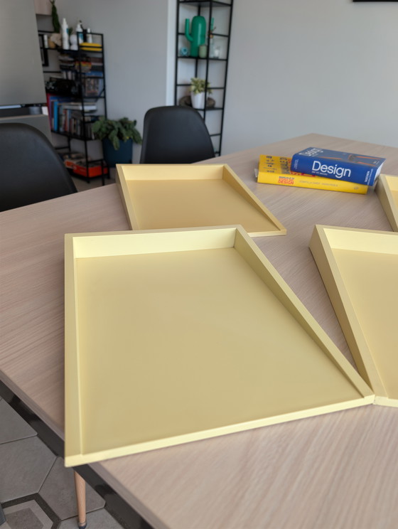 Image 1 of Clino dienbladenset van Kartell, ontworpen door Enzo Mari, in uitstekende staat.