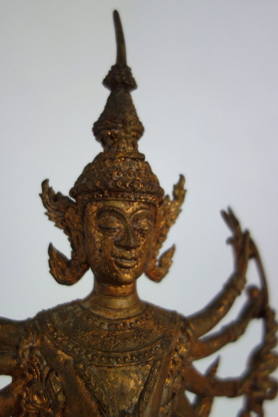 Image 1 of Statua in bronzo dorato di Shiva a Nandi, India, metà del XX secolo.