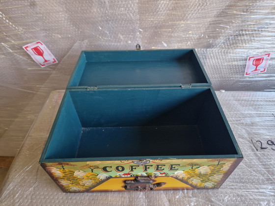 Image 1 of Nice vintage wooden coffee box