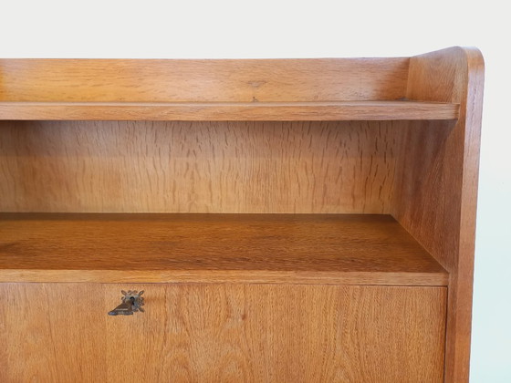 Image 1 of Meuble secrétaire bibliothèque de rangement vintage en bois de chêne des années 60