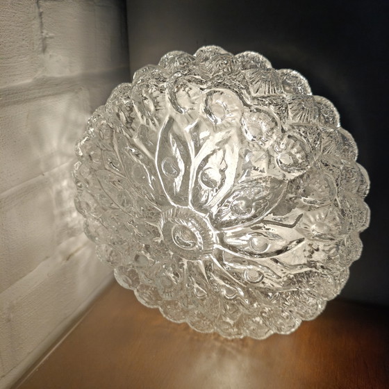 Vintage plafondlamp met gestructureerd glas – Bloemenmotief van geperst glas – jaren 70 – Plafondlampen (photo 3 of 14)