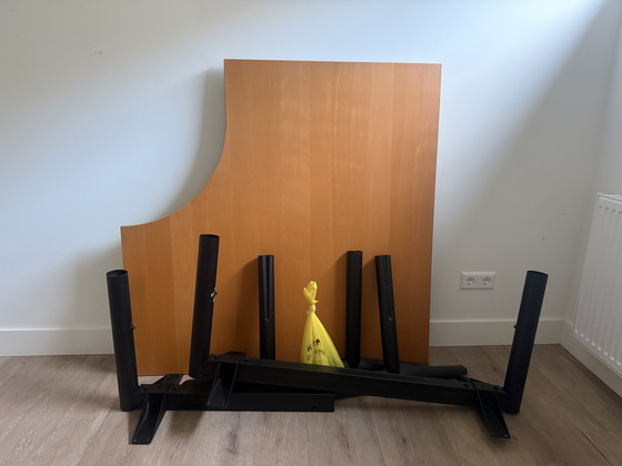 Image 1 of Escritorio de esquina eficaz de IKEA