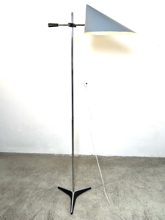 Image 1 of D-2003 BODENLAMPE VON JAN JASPERS FÜR RAAK AMSTERDAM, NIEDERLANDE, 1950er Jahre