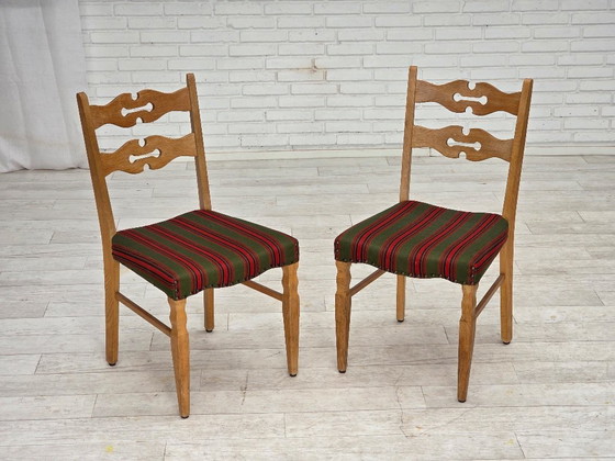 Image 1 of Set van 2 Deense eetkamerstoelen uit de jaren 70, meubelwol, massief eikenhout