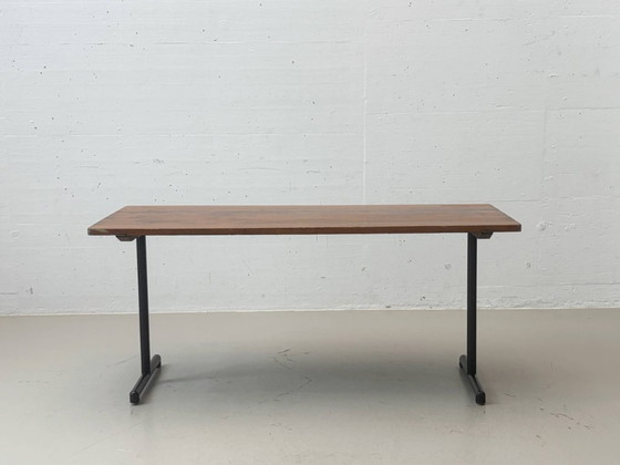 Tavolo da lavoro vintage con piano in legno e gambe nere. – Scrivanie, Wood (photo 8 of 11)