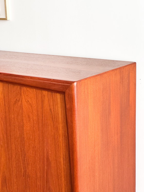 Image 1 of Buffet haut danois du Mid Century en teck par Axel Christensen Odder pour Odder Møbler