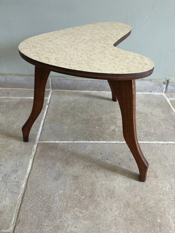 Small tripod side table in bean shape – 1950s/60s style – Wood, Mid Century Modern (photo 8 of 12)