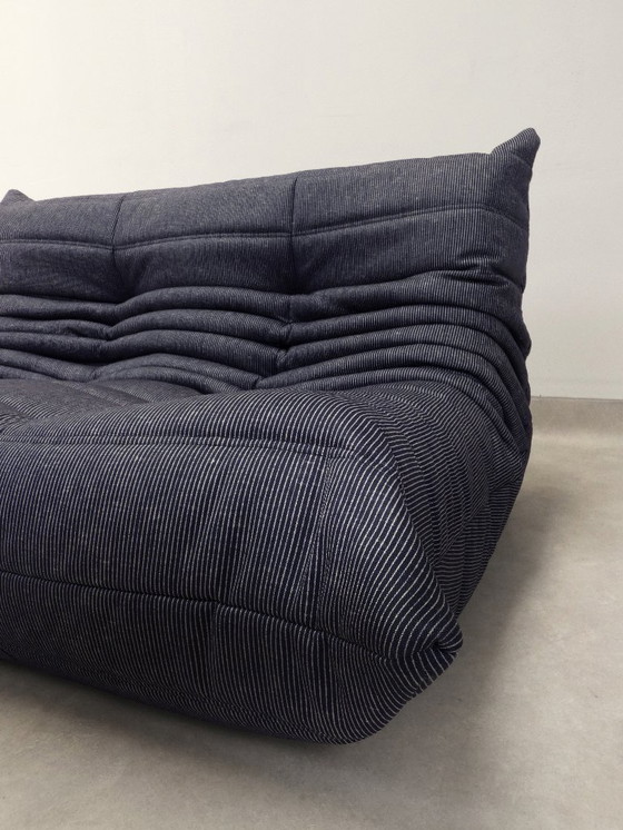Image 1 of Ligne Roset Togo - 1 posto e pouf - tessuto gessato blu