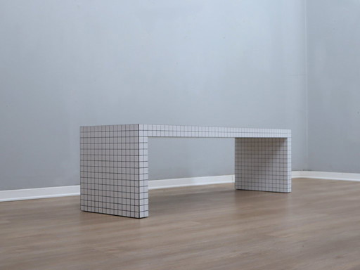 Quaderna-bank van Superstudio, originele productie uit de jaren 70 van Zanotta.