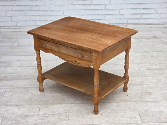 Anni '70, Tavolino scandinavo con cassetti, legno massello di rovere, rattan. – Tavolini (photo 4 of 21)