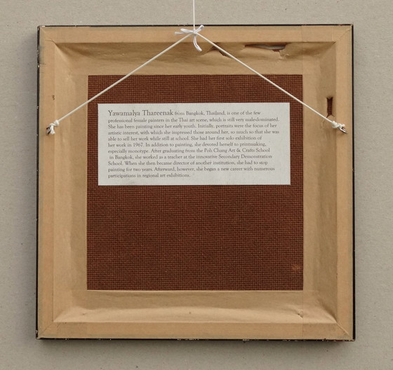 Image 1 of Mujer joven con un ramo de flores, Bangkok 1975, Tailandia, Mujer joven con flores