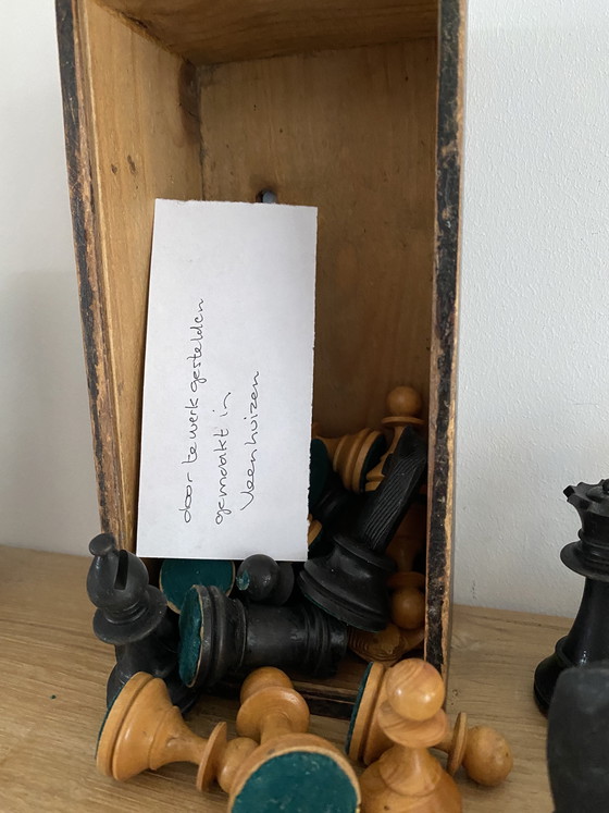 Image 1 of Piezas de ajedrez antiguas: un elemento que llama la atención.