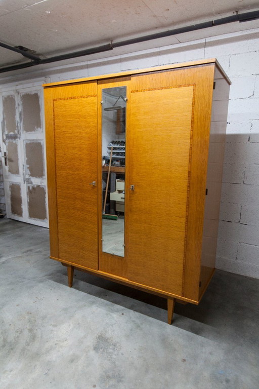 Armadio scandinavo anni '70 con spazio per appendere, mensola, specchio, 21x126 cm, 2 ante