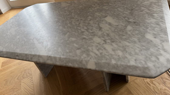 Image 1 of Tavolino da caffè in marmo di Carrara – Bianco e grigio