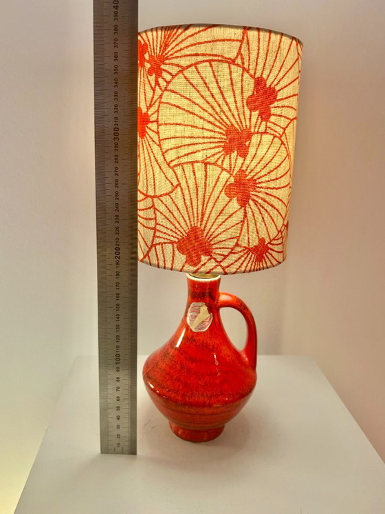 Image 1 of Kleine Bay Akzentlampe – kabellose Vasenlampe mit japanischem Seerosen-Stoff