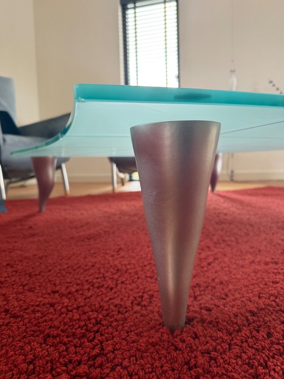 Table basse en verre de forme organique, Ligne Roset, Tables basses, Bois, Transparent, Modern (photo 6 sur 6)